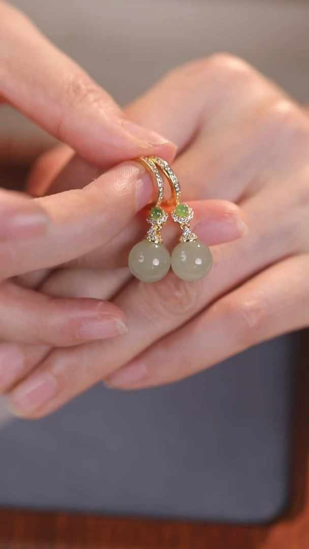 银S925镶嵌和田玉耳饰耳扣