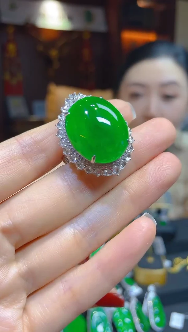 【闪购商品】翡翠戒指18K金镶嵌112236天然A货翡翠蛋面戒指