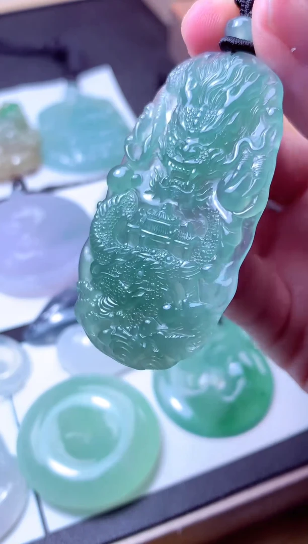 颈饰未镶嵌翡翠天然A货翡翠