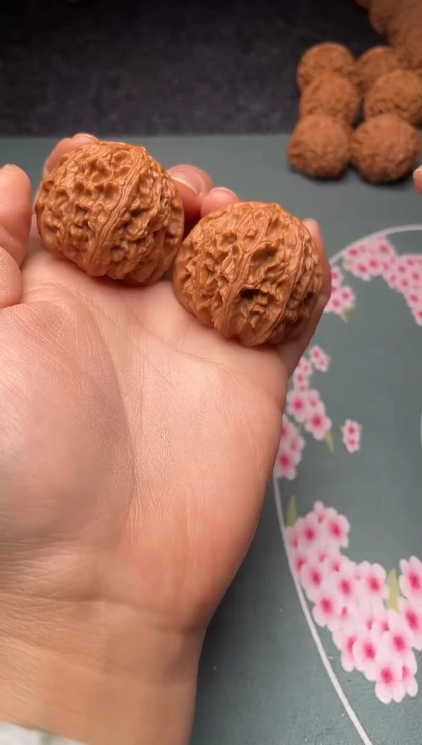 把件文玩核桃w80   白狮子   40尺