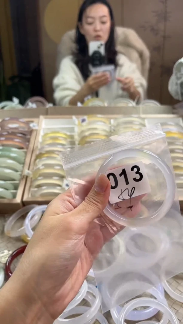 手镯玛瑙/玉髓未镶嵌013