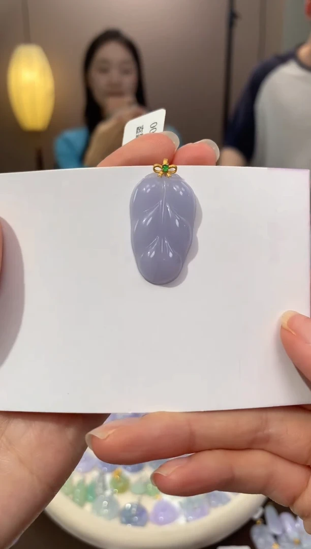 翡翠18K金镶嵌颈饰天然缅甸a货翡翠