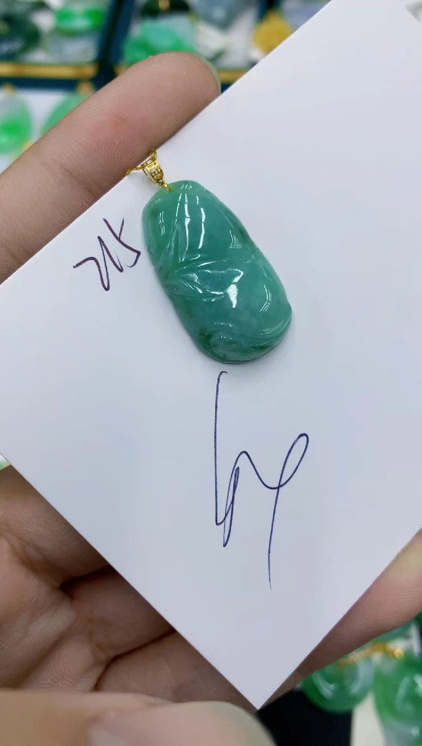 翡翠18K金镶嵌颈饰1111111111