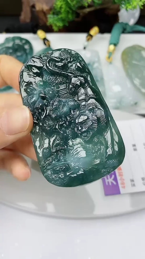 【闪购商品】翡翠颈饰未镶嵌