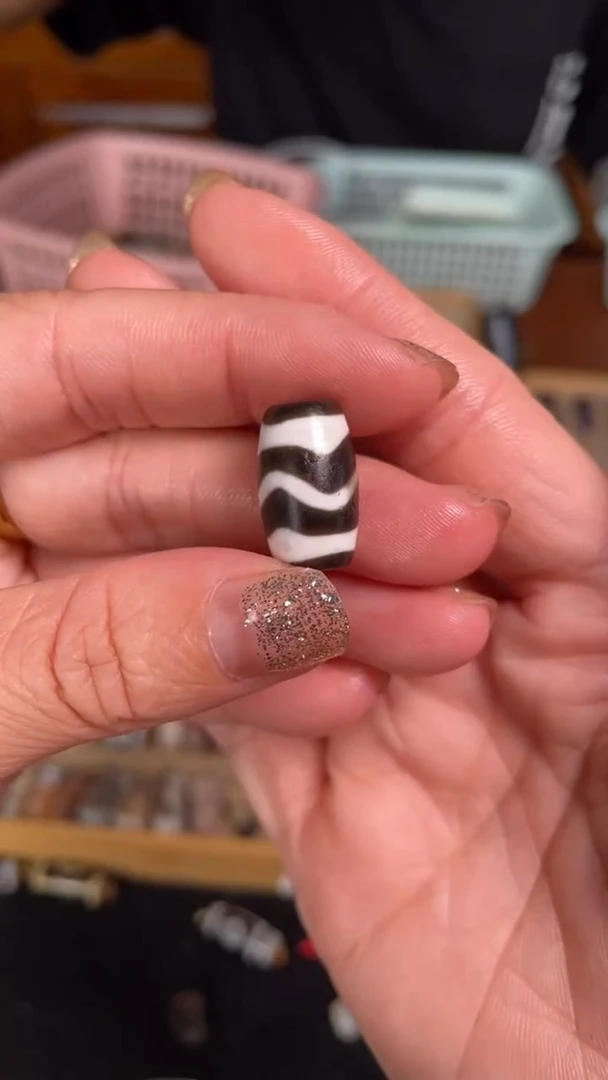 玛瑙/玉髓颈饰未镶嵌双虎牙189