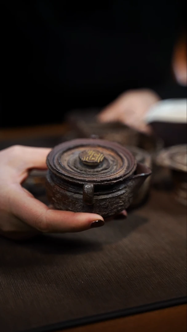 全手工制作  古钱币紫砂宝瓶
