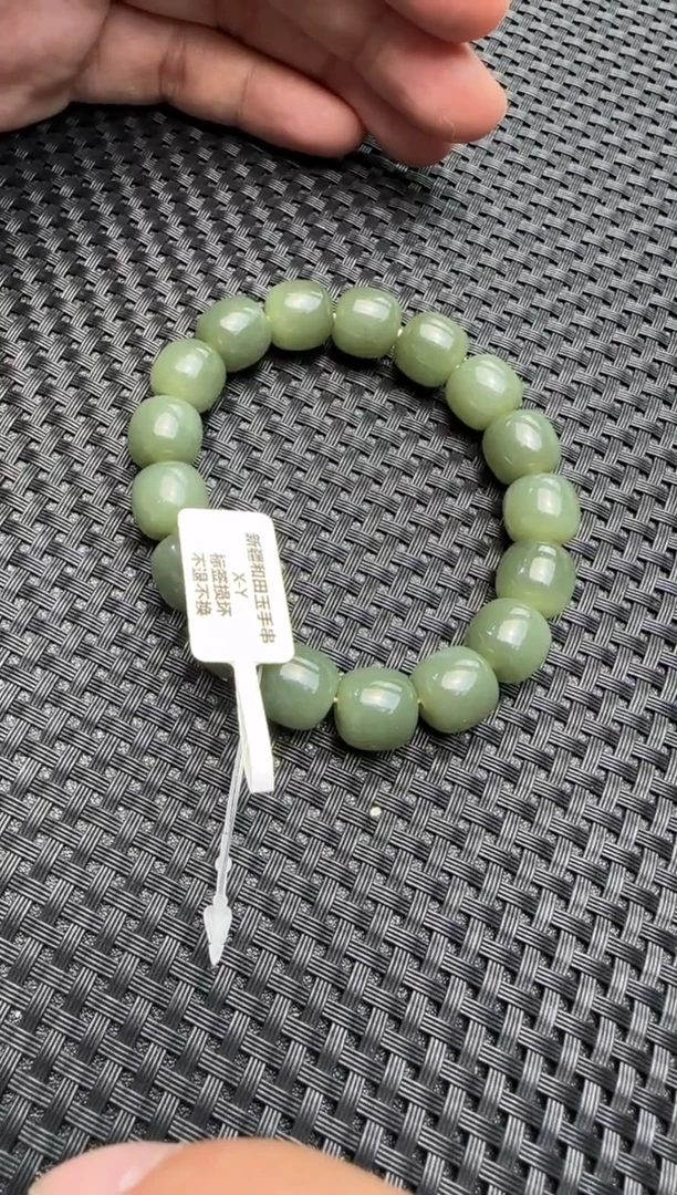 未镶嵌手串和田玉沙枣青手串卡11x12 有裂