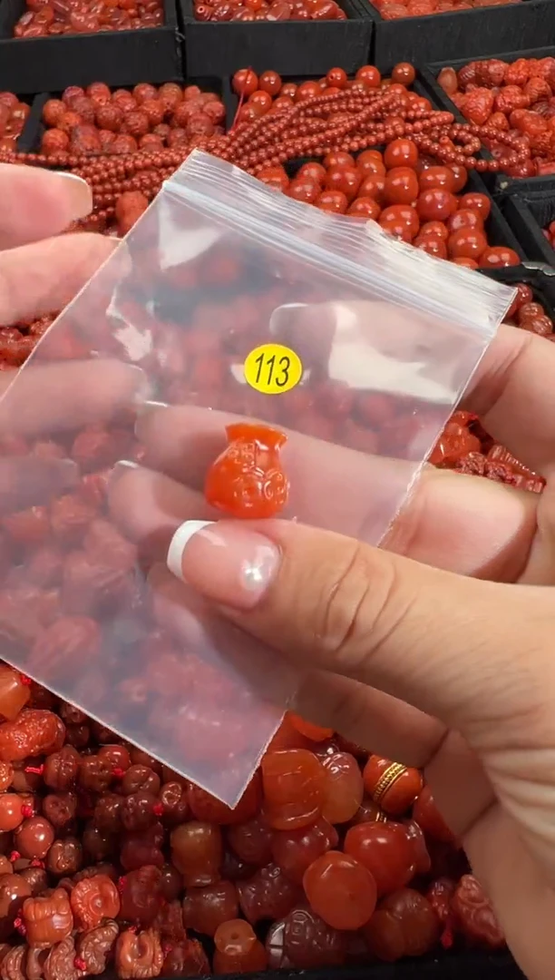 颈饰未镶嵌南红玛瑙1