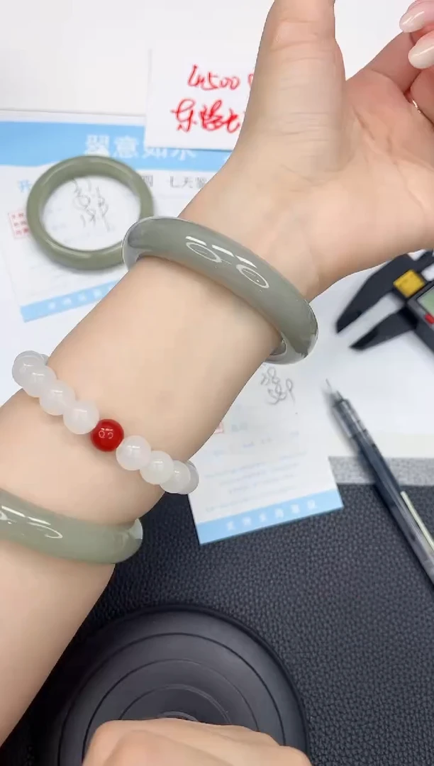 石英质玉手镯未镶嵌38-58.9