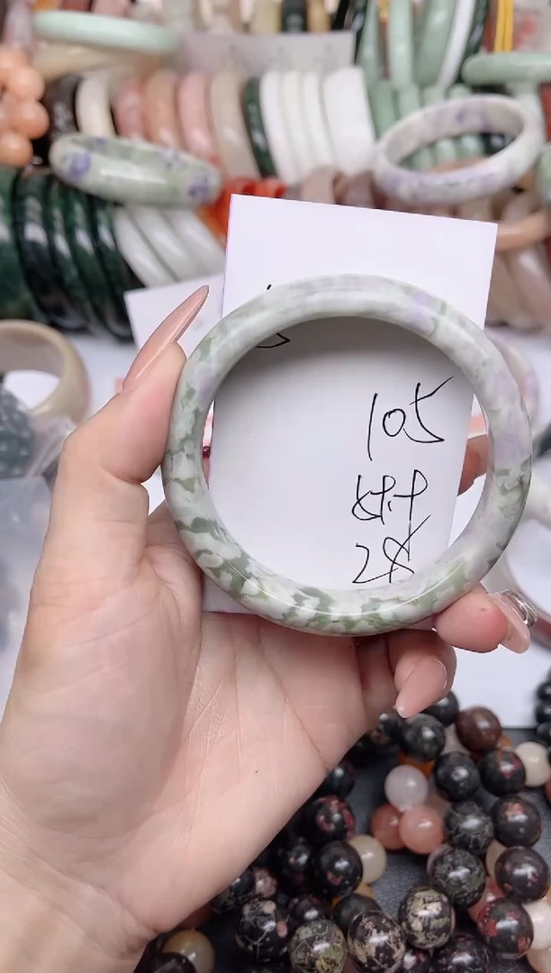 未镶嵌手镯石英质玉105
