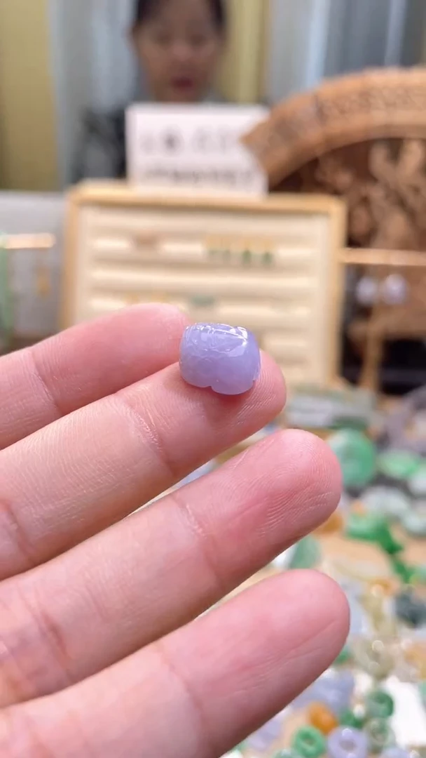 颈饰未镶嵌翡翠貔貅