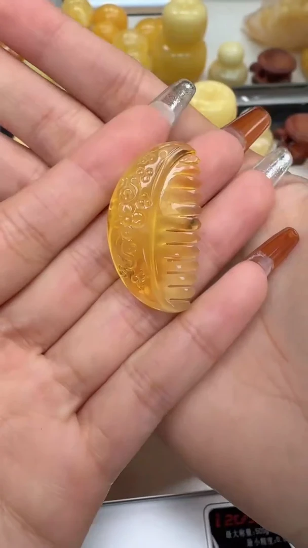 裸石琥珀未镶嵌如图