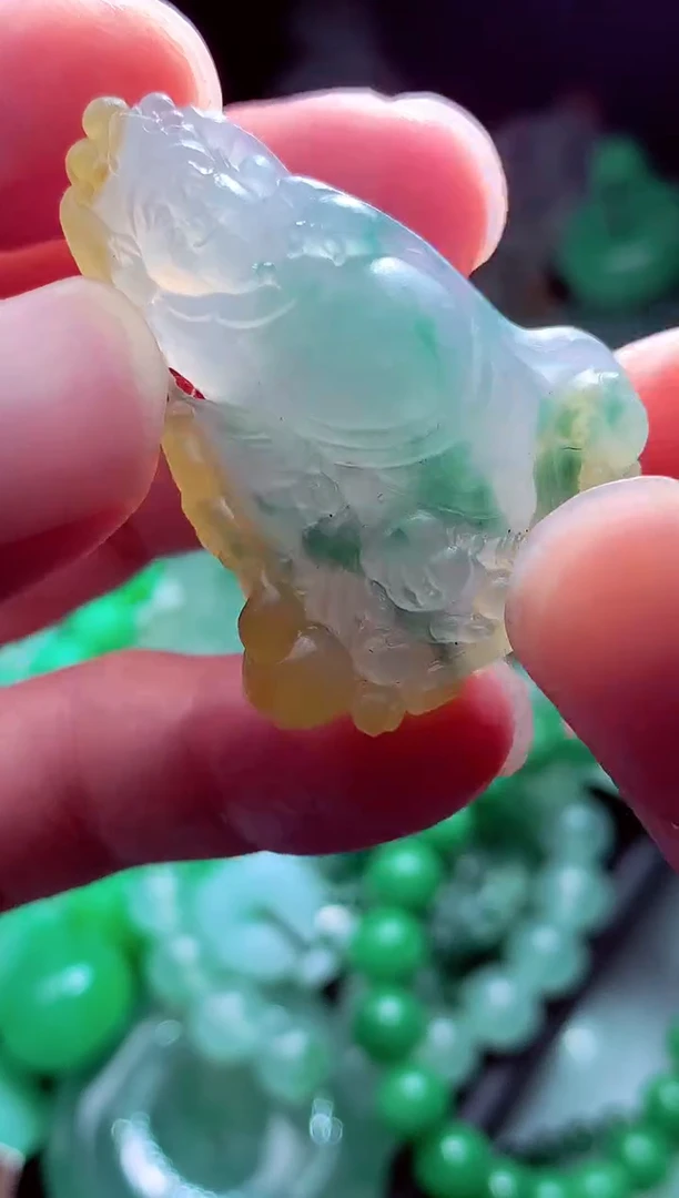 未镶嵌定制翡翠琳****?翡翠毛货定制