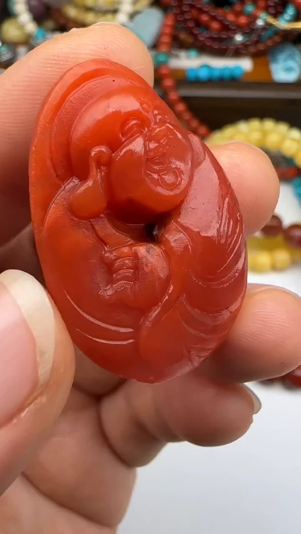 未镶嵌风格的个地方的南红玛瑙反对更多等待