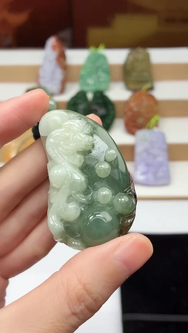 颈饰未镶嵌翡翠牌子
