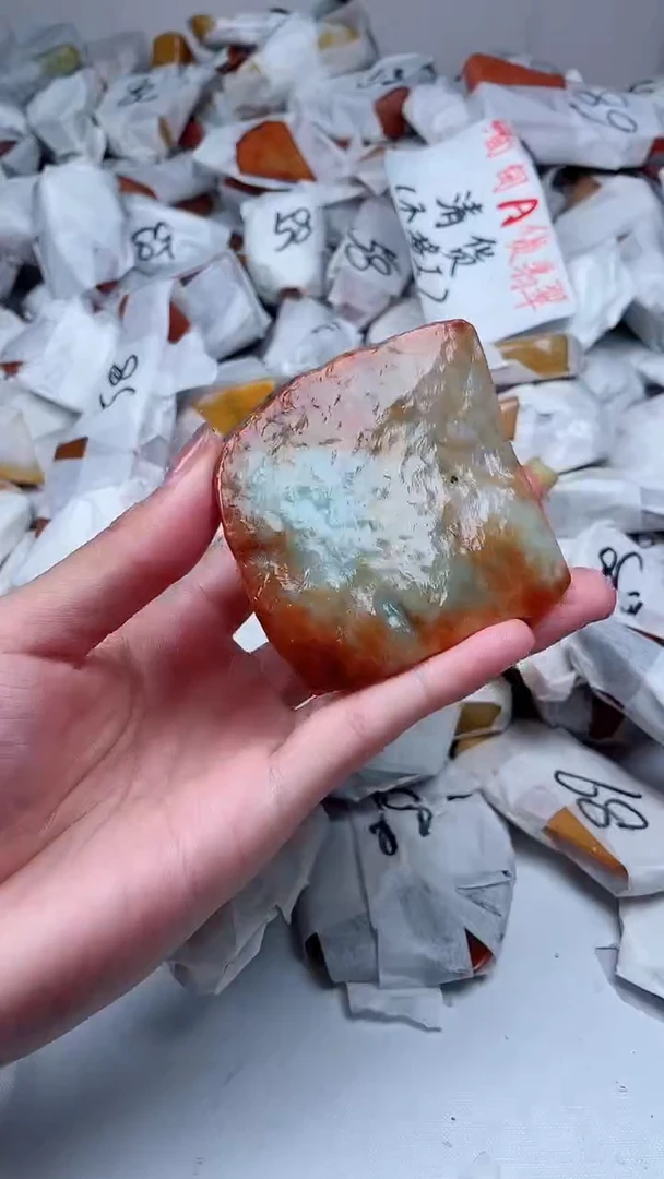 翡翠未镶嵌颈饰翡翠q