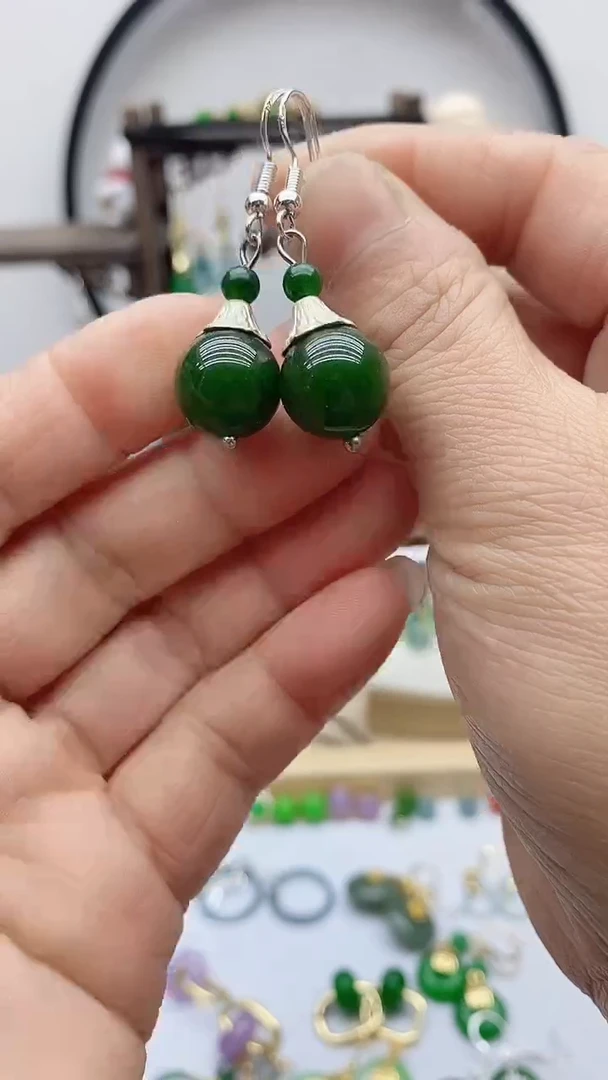 银S925镶嵌石英质玉（天山翠）耳饰155