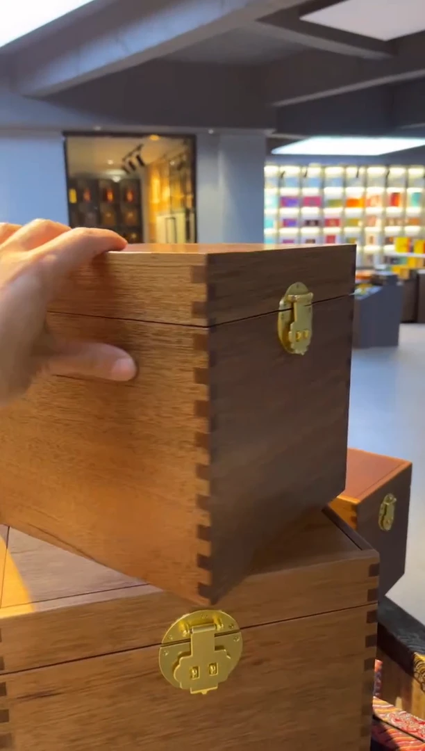 一斤金丝檀木散茶箱