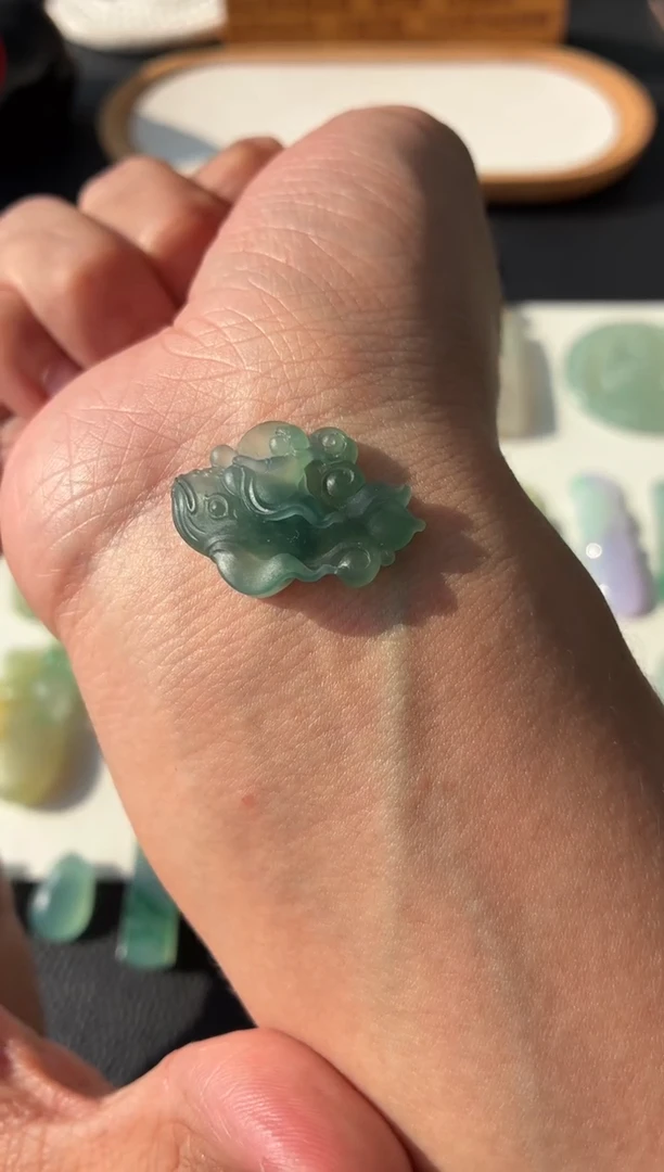 未镶嵌定制翡翠翡翠