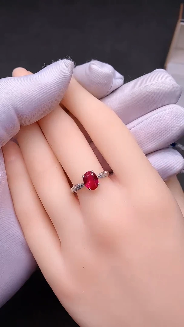 【闪购商品】红宝石戒指银S925镶嵌....
