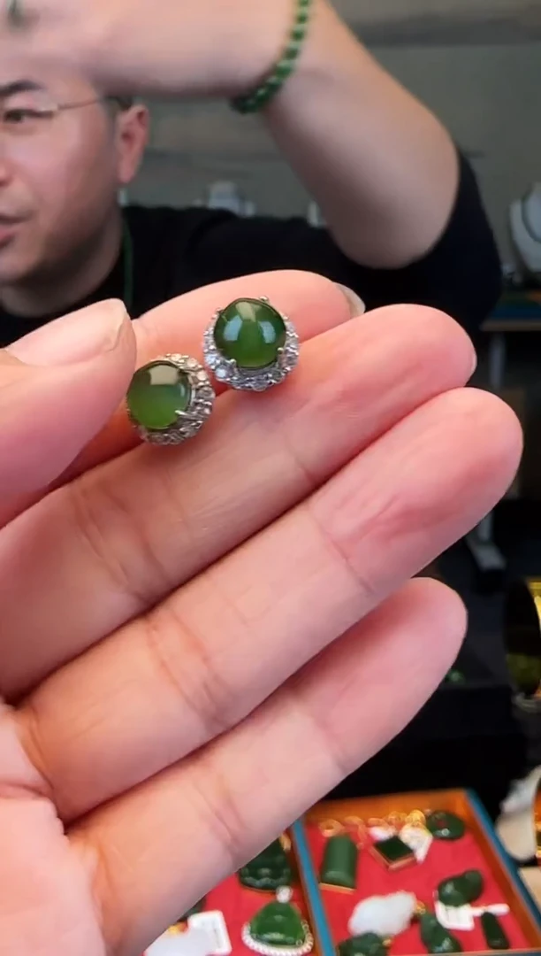 未镶嵌和田玉耳饰圆形蛋面