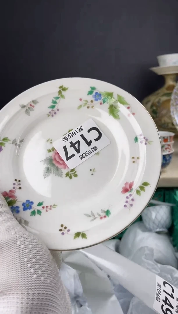 点关注，亮灯牌，满18包邮，感谢