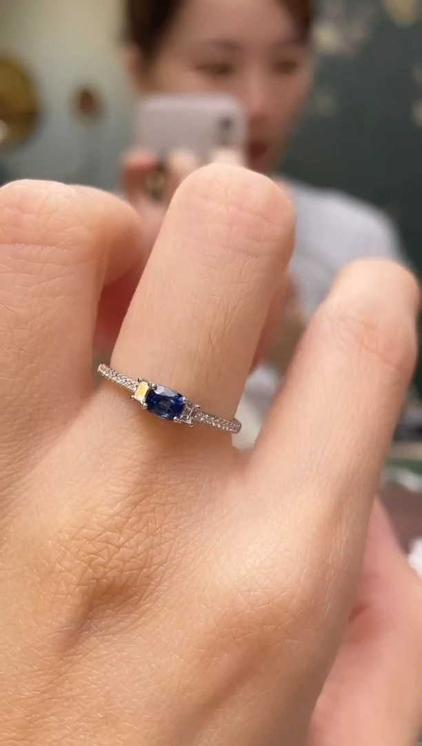 戒指蓝宝石18K金镶嵌主石：0.39ct