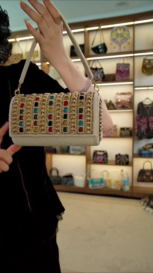 织物16百格汇手工串珠包