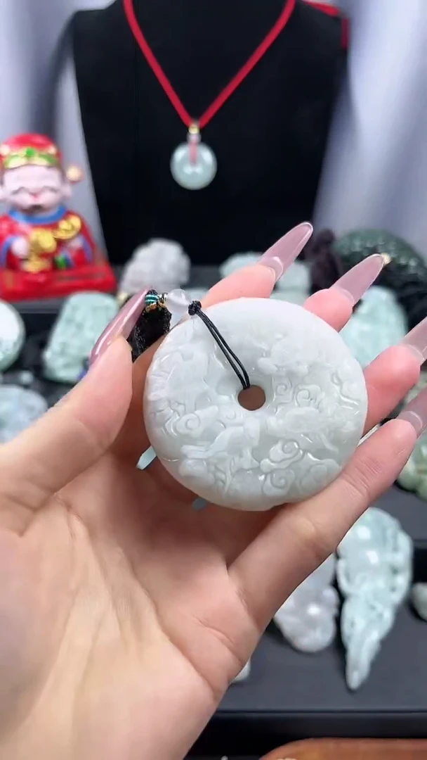 【闪购商品】翡翠颈饰未镶嵌九龙平安扣