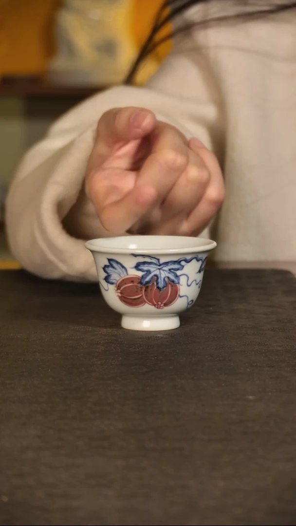 唐语青花釉里红瓜果小压手杯