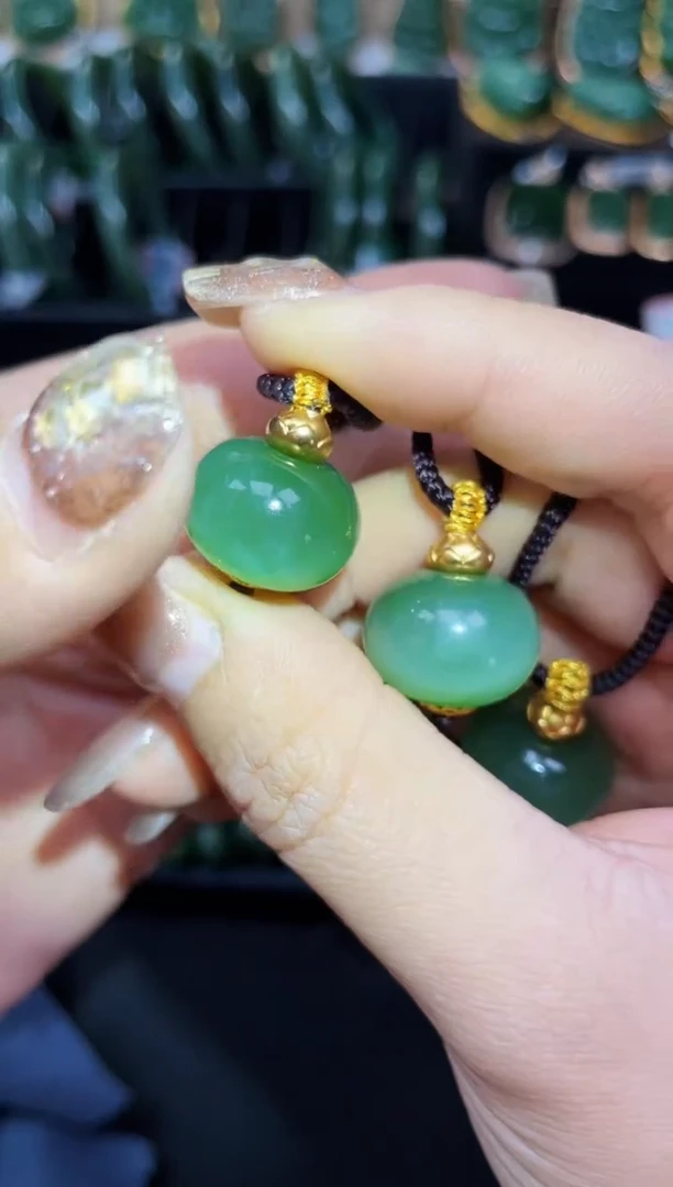 【闪购商品】和田玉吊坠18K金镶嵌多样性发一