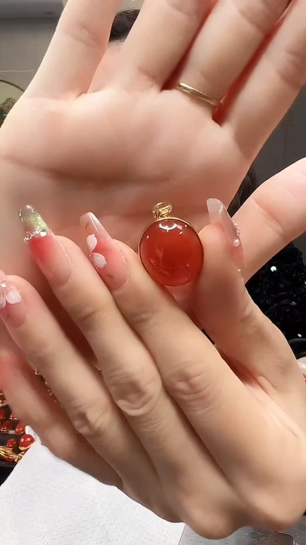 【闪购商品】南红玛瑙吊坠18K金镶嵌/TF