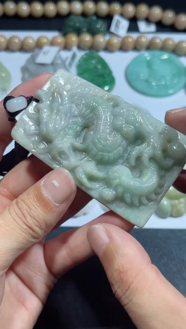 【闪购商品】翡翠颈饰未镶嵌00011228