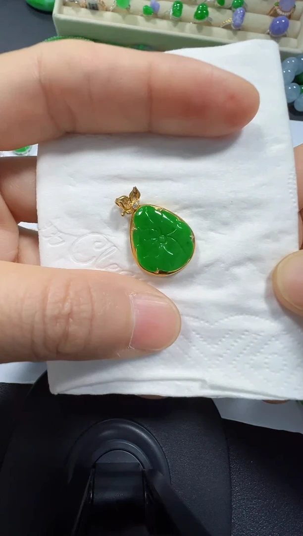 吊坠(不含链)18K金镶嵌翡翠2800