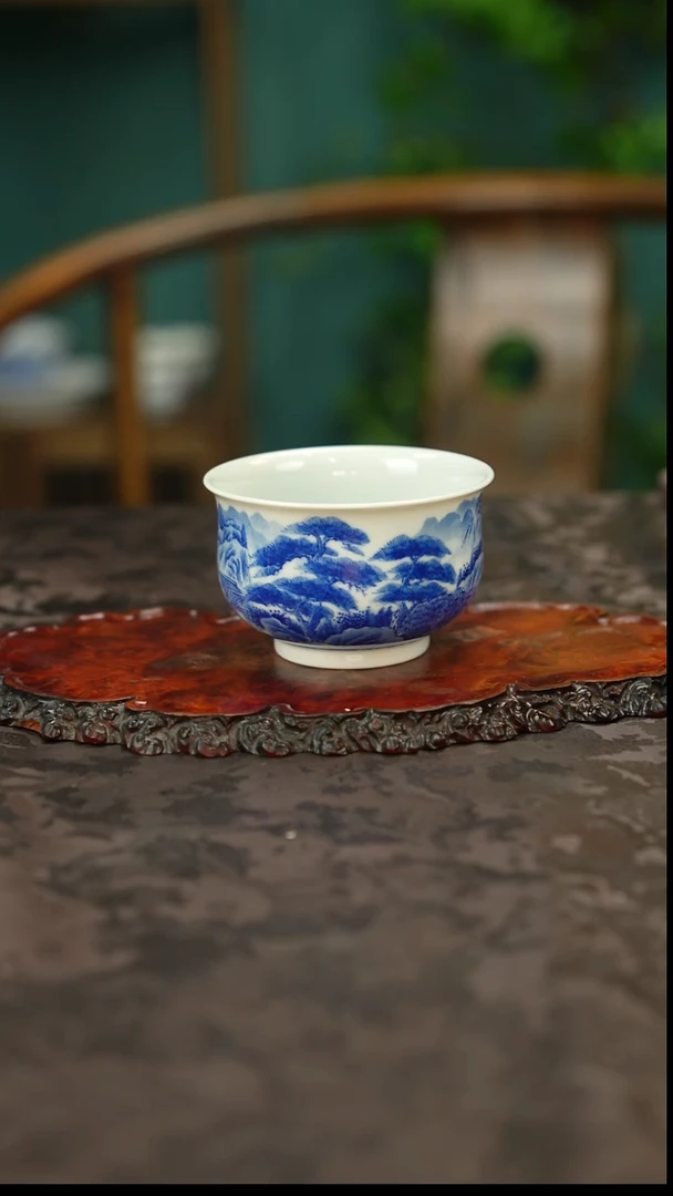 青花手绘山水主人杯