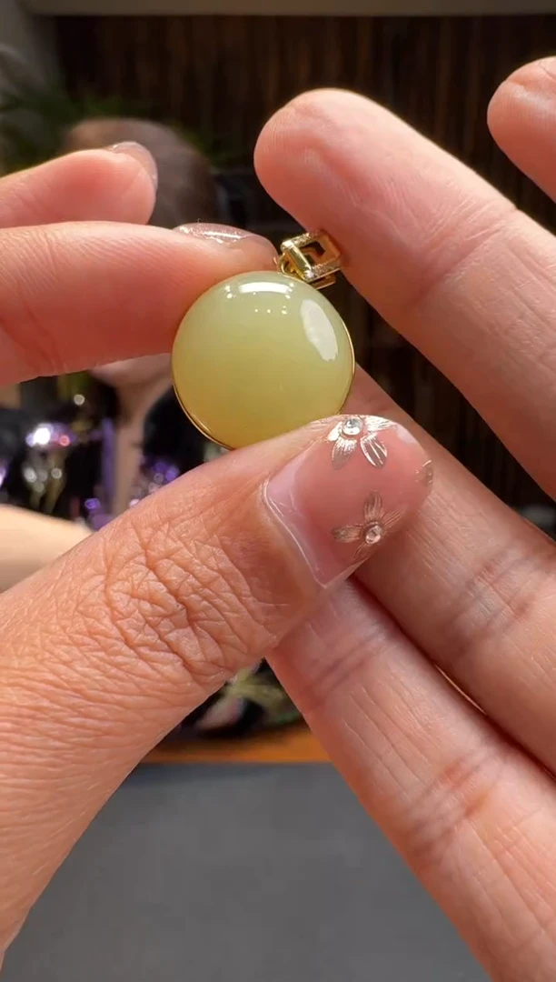 【闪购商品】和田玉7118K金镶嵌2.6冰冰多样性发货