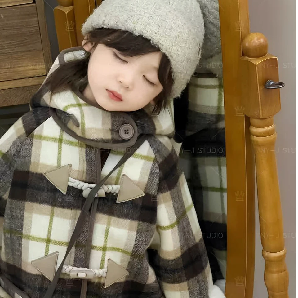 毛呢格子休闲风小童冬季加厚外套小童连帽翻领