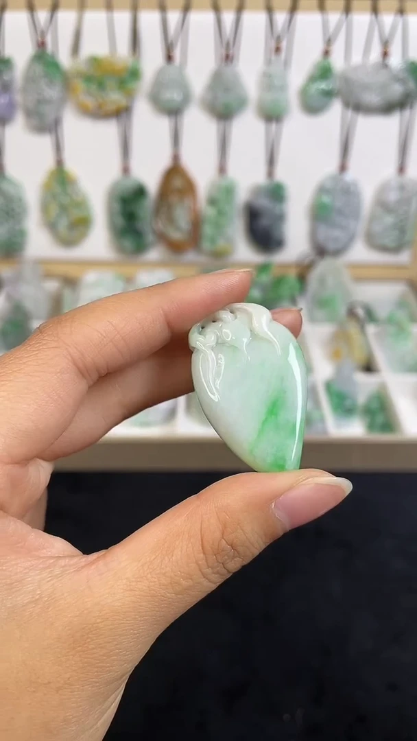 颈饰未镶嵌翡翠1