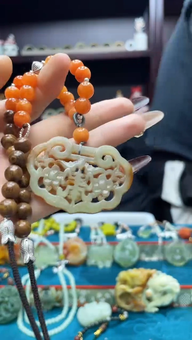 未镶嵌岫玉吊坠·