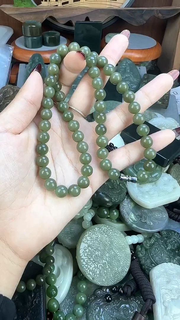 颈饰未镶嵌和田玉1