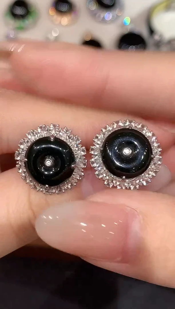 18K金镶嵌翡翠耳饰GQY多样性发其一