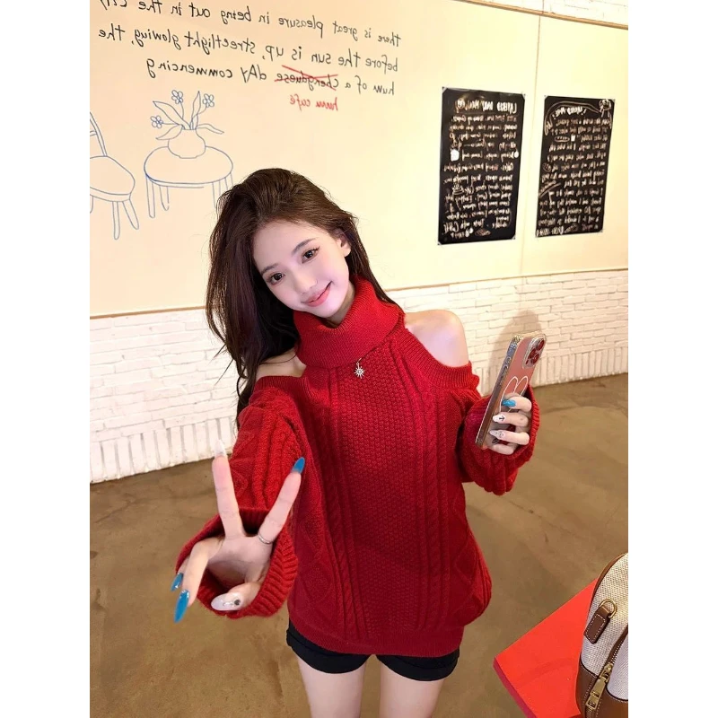 高级感红色镂空露肩高领毛衣女冬季慵懒松弛感宽松麻花针织衫