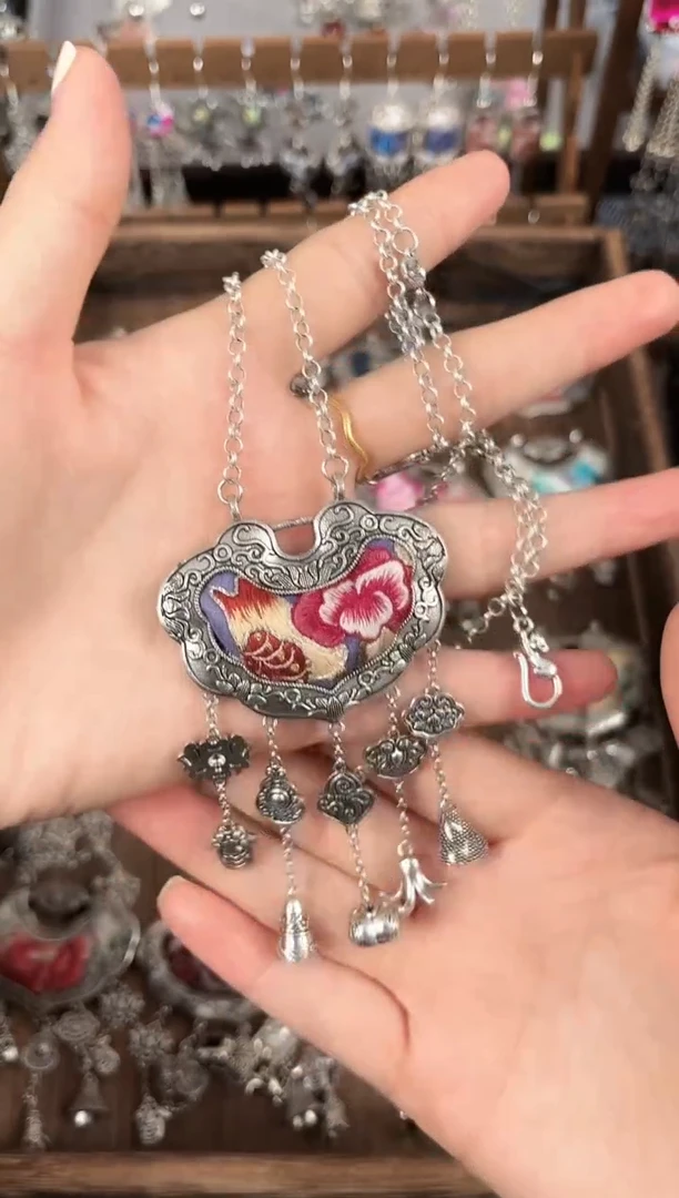 织绣民族风非遗老绣饰品215