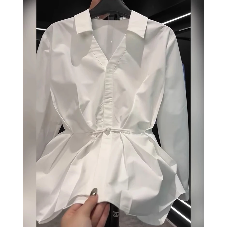 法式独特白色盘扣收腰衬衣女士春季正装通勤内搭长袖衬衫国潮设计