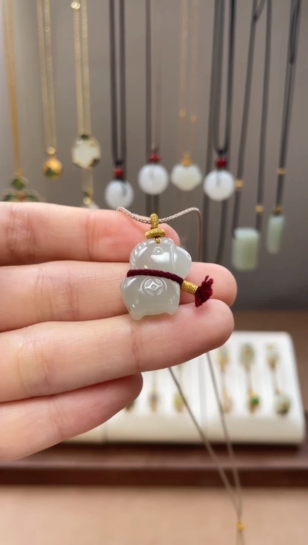 颈饰未镶嵌和田玉和田玉吊坠