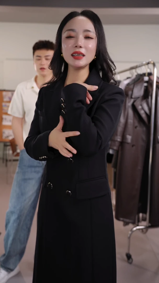 小****娘黑色大衣S码   06