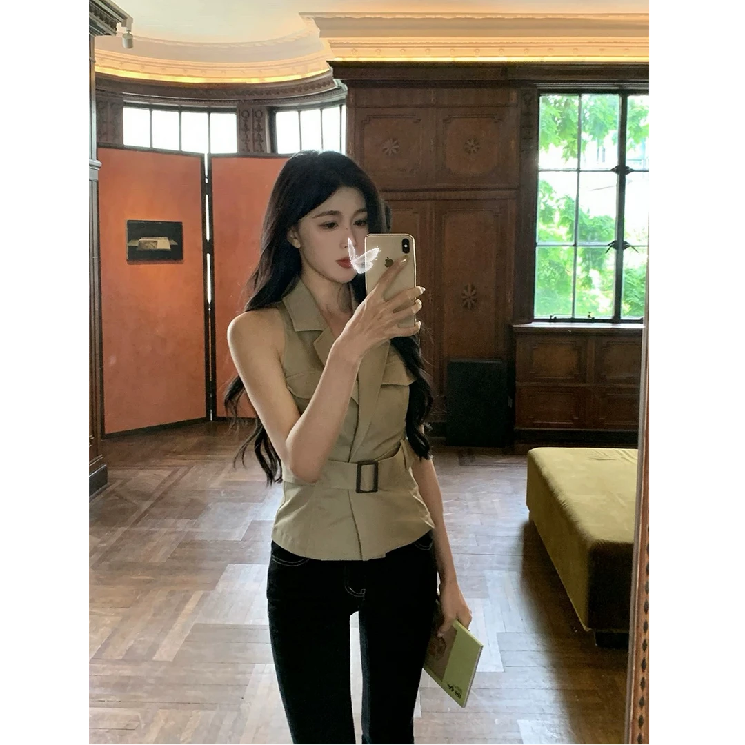 优秀的金蘑菇 翻领腰带短款上衣女夏复古辣妹设计感修身马甲背心