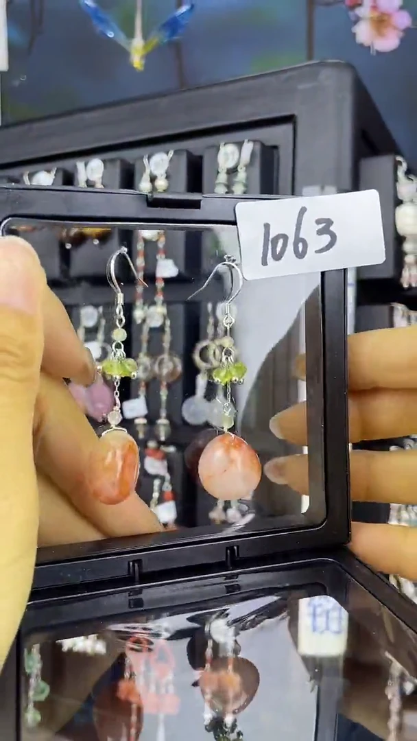 未镶嵌耳饰水晶喜欢拍