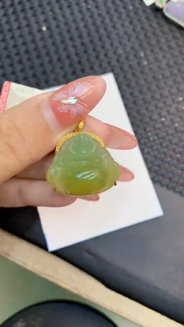 颈饰18K金镶嵌翡翠1