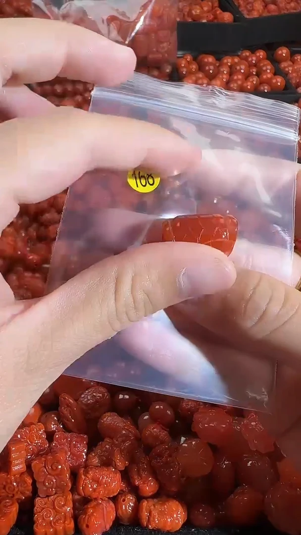 颈饰未镶嵌南红玛瑙1